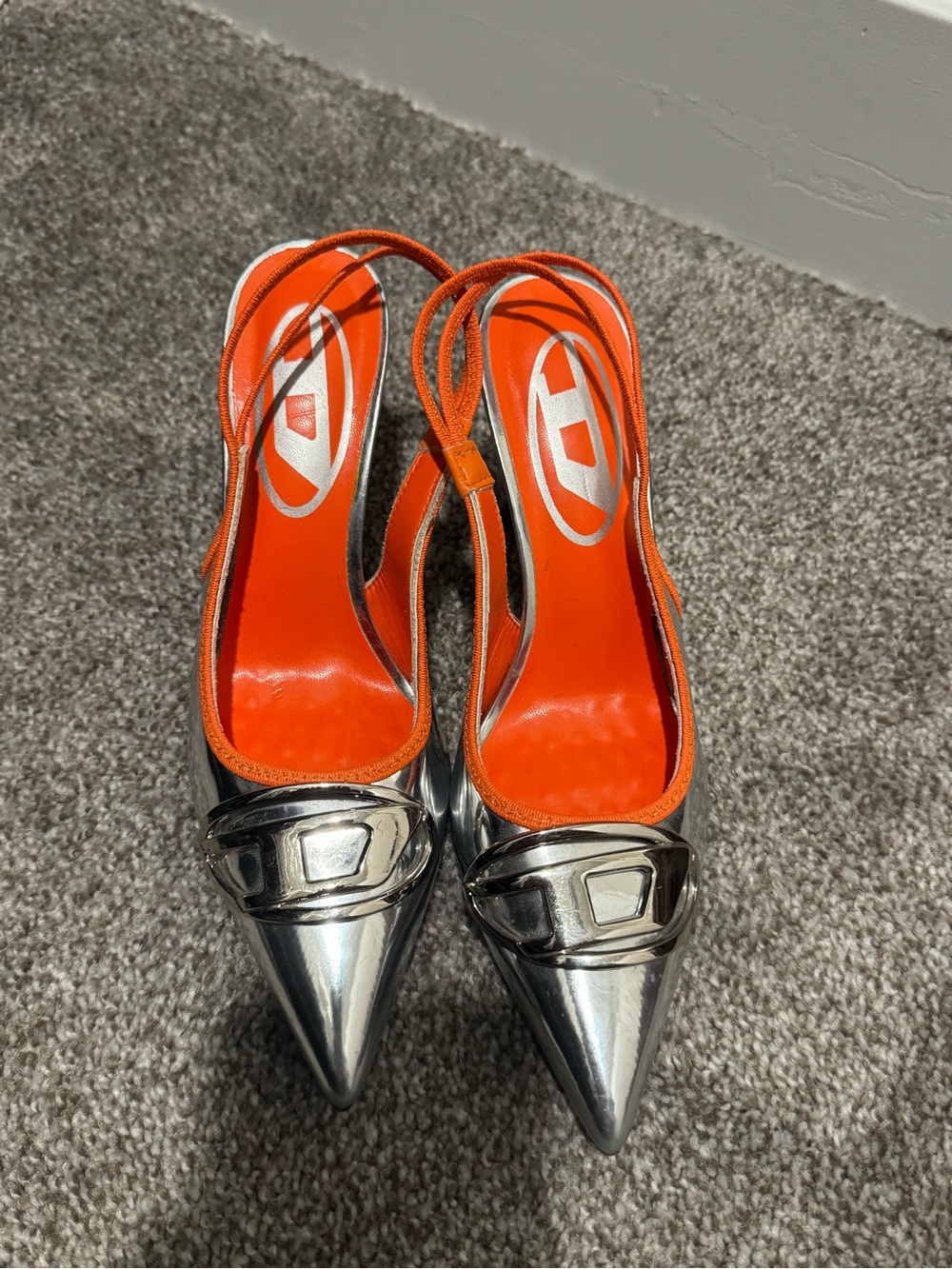 Pointed Metallic Silver Slingback Heels with Orange Insole
